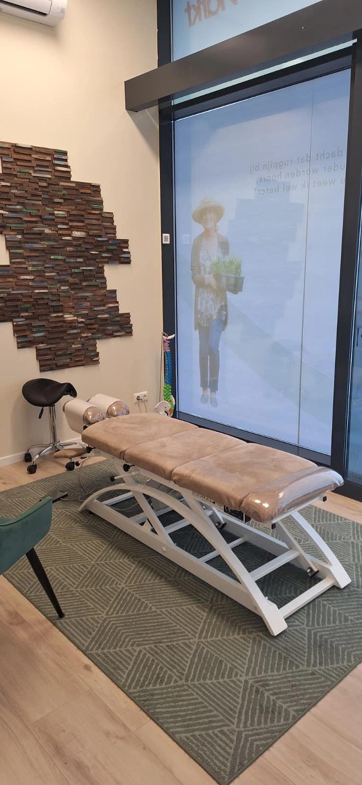 Behandelkamer van Atlas Chiropractie Leidsche Rijn bij The Wall